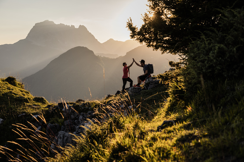 Wandern bei der Huberalm mit Blick auf den Wilden Kaiser; Copyright: Mirja Geh Photography